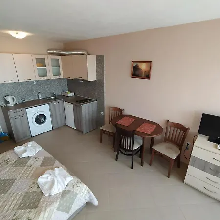 Sunny Sands Апартаменты *