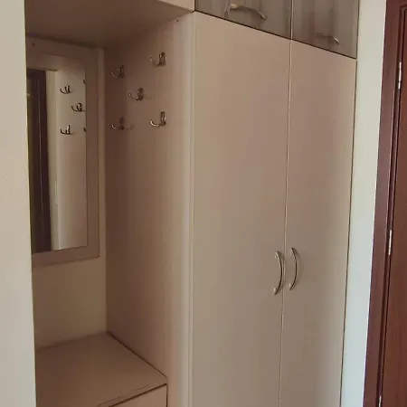 Sunny Sands Апартаменти *