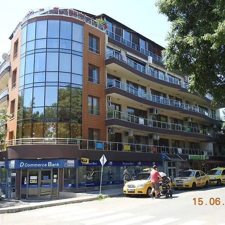 Sunny Sands Apartment